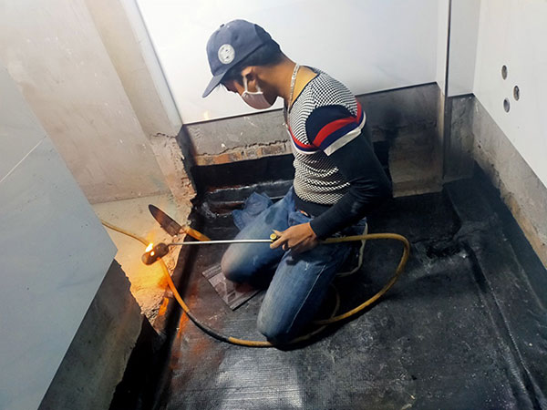 Chống thấm bằng màng khò nóng